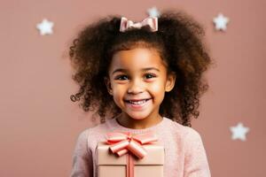 animado criança desembrulhar uma presente isolado em uma festivo gradiente fundo foto
