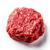 cru temperado picado carne artisticamente isolado em uma rígido branco fundo foto