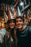 amigos levando uma selfie com festa chapéus foto