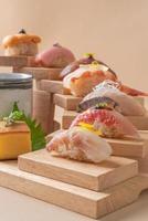 Conjunto de sushi premium omakase - comida japonesa foto