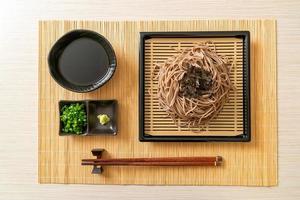 macarrão de trigo sarraceno frio soba ou ramen zaru - comida japonesa foto