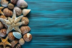 cartuchos e Estrela peixe em uma de madeira azul background.generative ai. foto