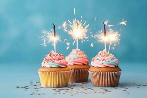 espumante bolos de copo para uma aniversário festa foto