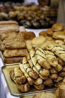 pãezinhos recheados de chocolate foto