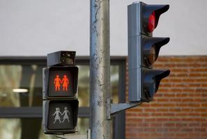 semáforos e sinais de pedestres para segurança foto