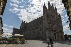 duomo di orvieto na praça duomo, orvieto, itália, 2020 foto