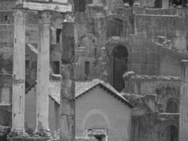 a cidade de roma na itália foto