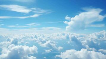 vívido azul céu adornado com fofo branco nuvens foto