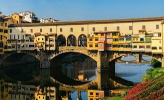 ponte vecchio sobre rio Arno dentro Florença, toscana, Itália foto