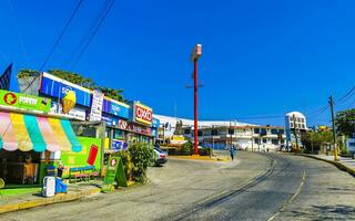 porto escondido Oaxaca México 2023 típica lindo colorida turista rua calçada cidade porto escondido México. foto