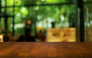 madeira mesa topo dentro frente do abstrato borrado fundo. esvaziar de madeira mesa espaço para texto marketing promoção. em branco madeira mesa superfície cópia de espaço foto