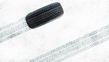 inverno pneus pneu faixas dentro a fresco neve foto