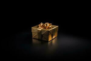 dourado presente caixa com ouro fitas em uma Preto fundo. presente, Novo ano, Natal, Preto Sexta-feira foto