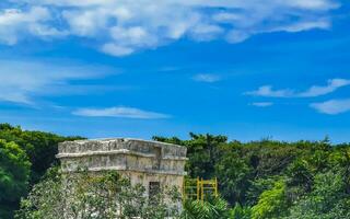 antigo Tulum ruínas maia local têmpora pirâmides artefatos panorama México. foto