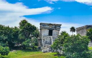 antigo Tulum ruínas maia local têmpora pirâmides artefatos panorama México. foto
