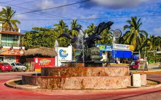 porto escondido Oaxaca México 2023 típica lindo colorida turista rua calçada cidade porto escondido México. foto