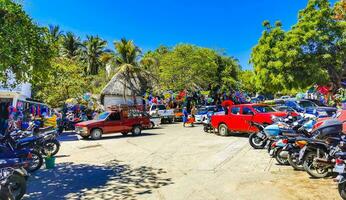 porto escondido Oaxaca México 2023 típica lindo colorida turista rua calçada cidade porto escondido México. foto