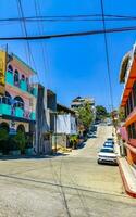 porto escondido Oaxaca México 2023 típica lindo colorida turista rua calçada cidade porto escondido México. foto