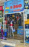 playa del carmen quintana roo México 2023 roupas camisas acessórios recordações fazer compras dentro playa del carmen México. foto