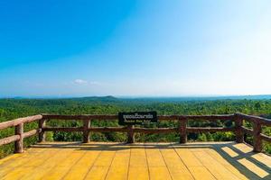 ponto de vista de pha chor no parque nacional de mae wang, chiang mai, tailândia foto