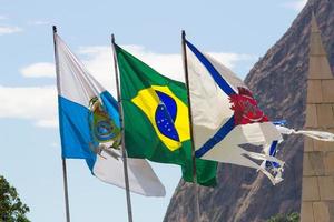 bandeiras do brasil, da cidade e do estado do rio de janeiro