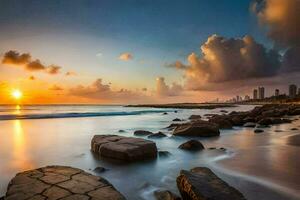 a Sol conjuntos sobre a de praia e cidade. gerado por IA foto