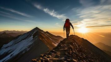 caminhante em topo do uma montanha às pôr do sol. aventura e viagem conceito. ai gerado. foto