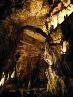 detalhe do cavernas dentro a serra de mira d'aire, dentro Portugal foto