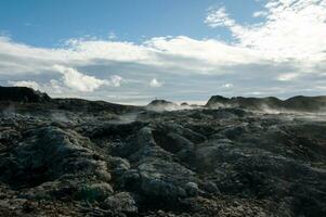 krafla é uma vulcânico sistema com uma diâmetro do aproximadamente 20 quilômetros localizado dentro a região do myvatn, norte Islândia foto