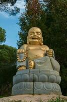 estátua dentro Budha Éden parque, dentro Portugal foto