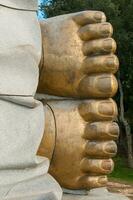 estátua dentro Budha Éden parque, dentro Portugal foto