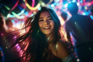 retrato do uma lindo jovem ásia mulher com grandes cabelo dentro noite clube ai gerado foto