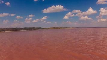 Vista aérea do lago de sal. crimeia foto