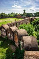 narayanganj, bangladesh, 21 de setembro de 2018 - pessoas estão jogando no campo foto