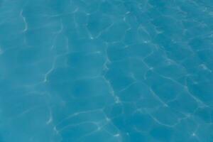 piscina água refletindo foto