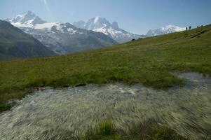 panorama do a Alpes dentro França dentro verão foto