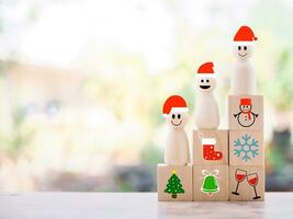 de madeira boneco de neve com Natal ícones para Natal decorações fundo foto