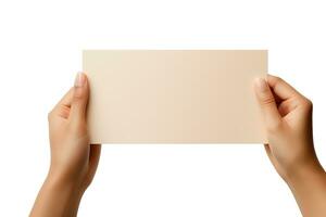 uma humano mão segurando uma em branco Folha do bege papel ou cartão isolado em uma branco fundo. ai gerado foto