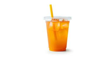 laranja cor beber dentro uma plástico copo isolado em uma branco fundo. levar longe bebidas conceito com cópia de espaço. ai gerado foto