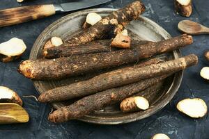 cru salsify dentro ervas medicamento, salsify raízes. foto