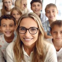 ai generativo bonita professor sorridente às Câmera com dela sorridente alunos foto