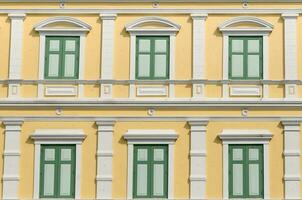 padronizar janelas do colonial estilo construção foto