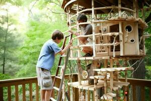 uma pai e filho construção uma casa da árvore juntos foto