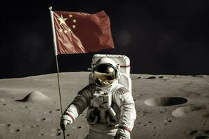 chinês astronauta lua com bandeira foto