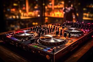 dj equipamento dentro uma clube com uma borrado fundo foto