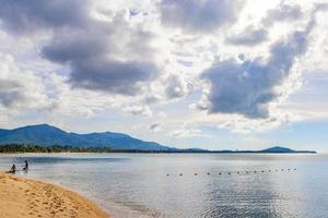 w beach and maenam beach paisagem panorama koh samui tailândia. foto