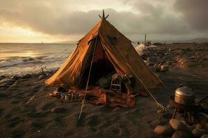 dentro uma barraca acampamento em a de praia de a mar foto