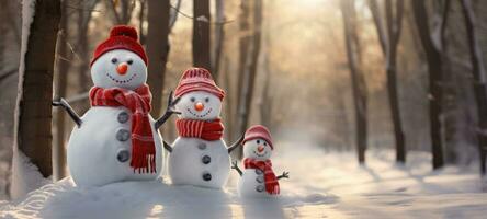 família boneco de neve com cachecol dentro neve floresta cumprimento cartão natal Natal foto