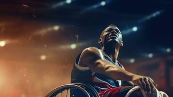 em cadeira de rodas atleta preparando para trem para uma basquetebol jogo. foto