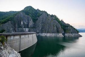 barragem de vidraru na romênia foto